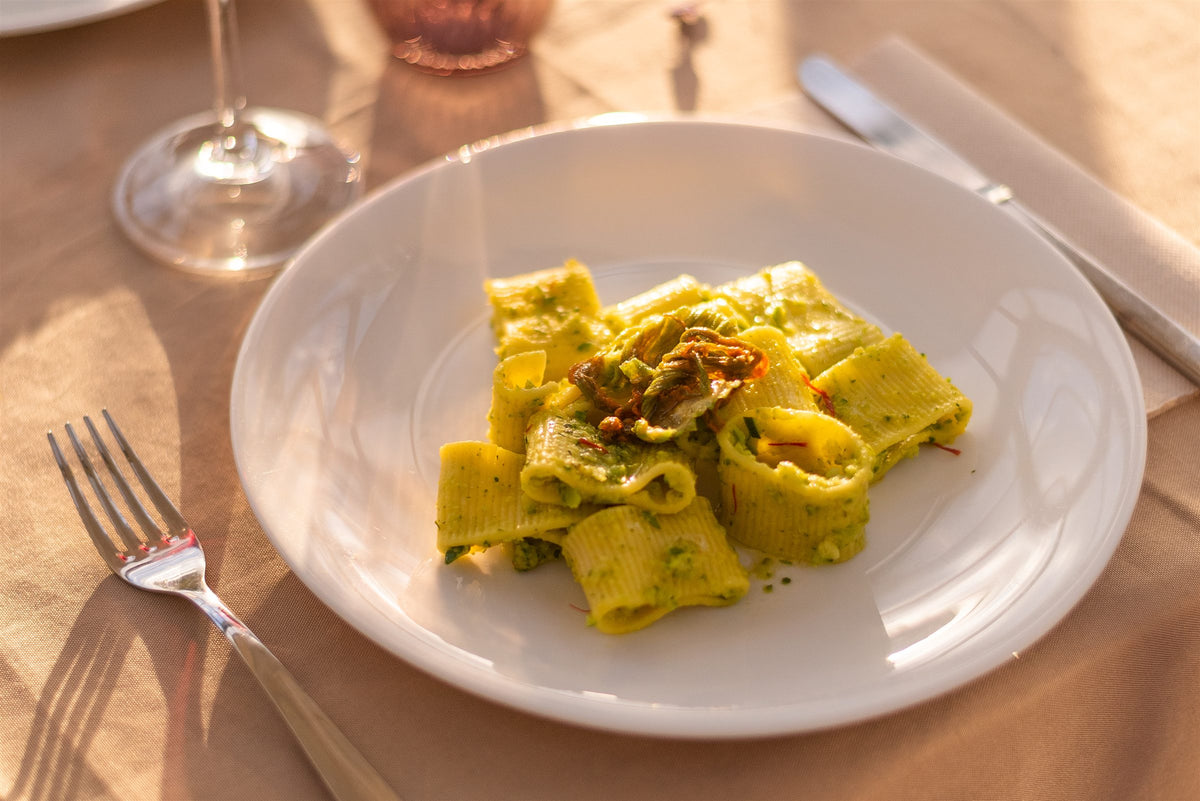 Paccheri con crema di zucchine e zafferano